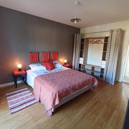 Au Bord De L'Eau Coulon Apartman Kültér fotó